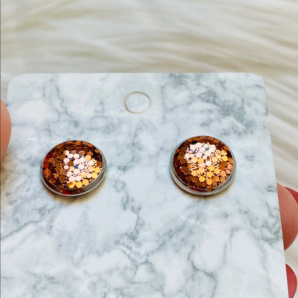 Earring studs - Picture 4 of 8